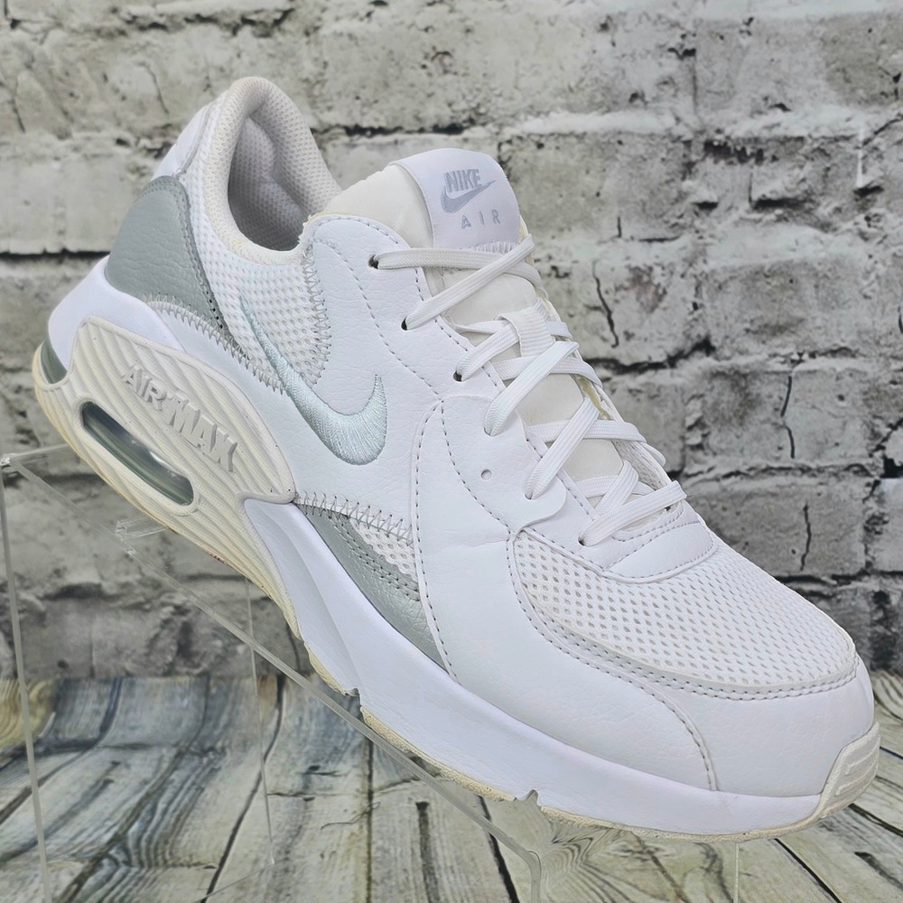 Nike Air‎ Max Excee Sneakers Womens Size 11 White CD5432-121 Running Shoes Retro